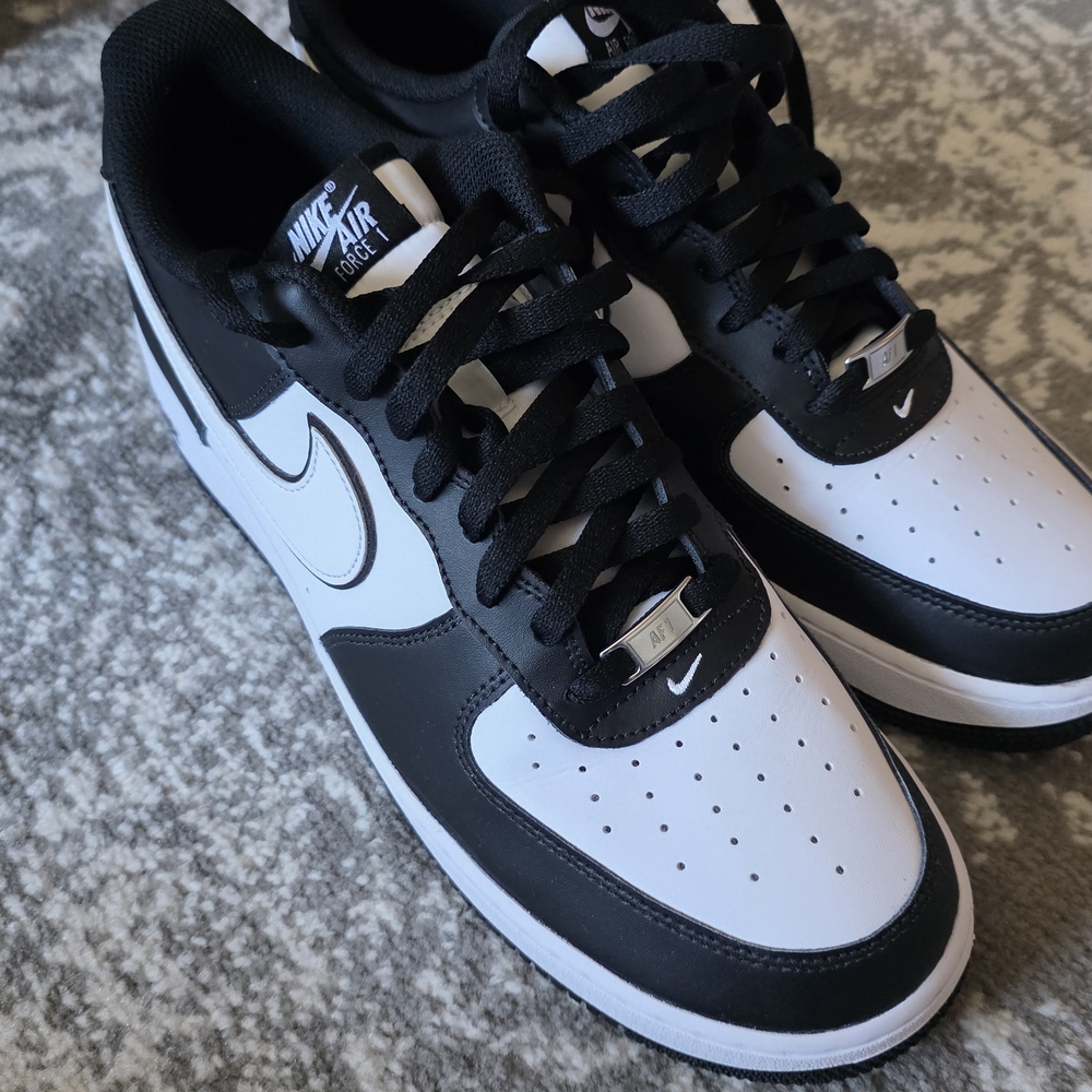 Nike Men's Air Force 1 Black and White Sneakers